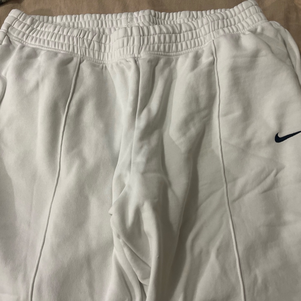 N I K E sweats